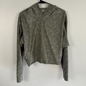 Athleta Womens Farrallon Camo Green Cropped Sweatshirt Hoodie Medium